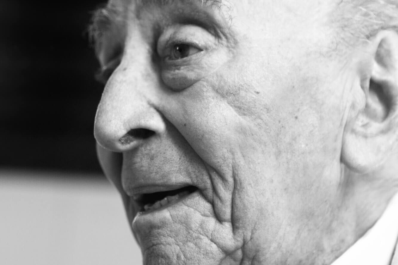Yiannis_Moralis_painter_greece_by_portrait_photographer_dimitris_vlaikos