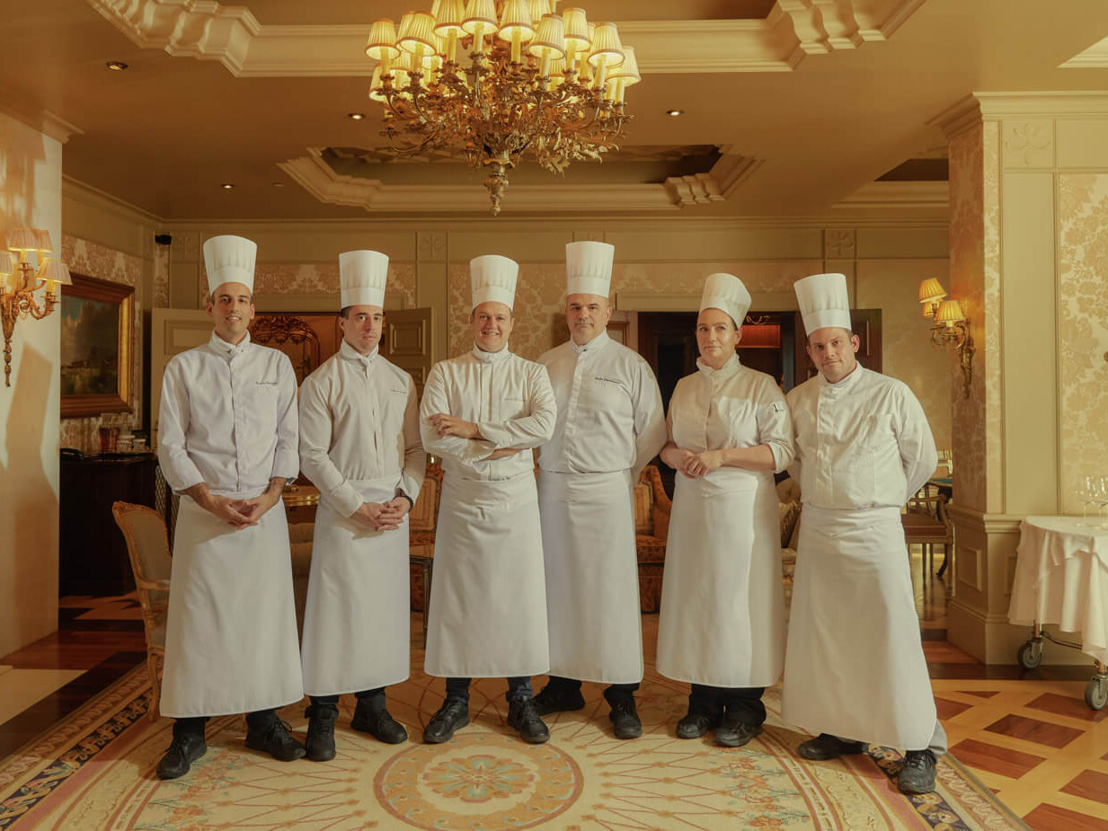 Historical-Dinner-Grande-Bretagne-Royal-Suite-Athens-Luxury-Food-Photography_Dimitris_Vlaikos_-4