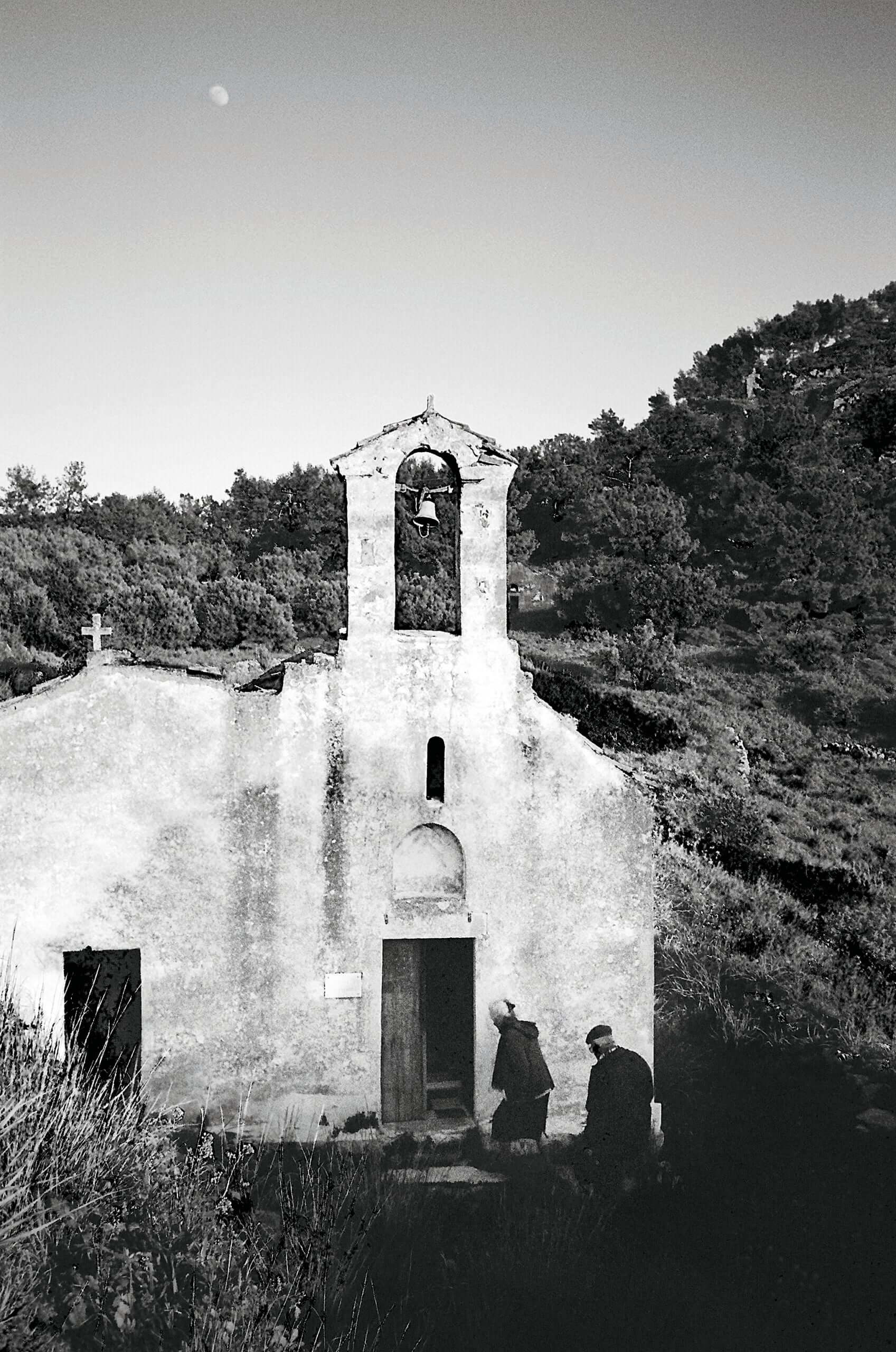 paleochora_aegina_church_Dimitris_Vlaikos_